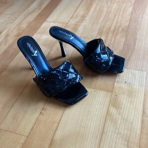 Black patent woven heels - brand new